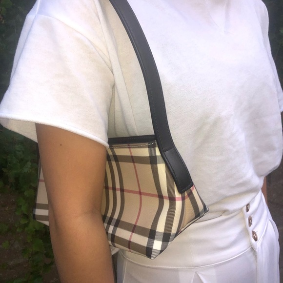 Burberry (authentic) Little Bag ❤️ - Picture 7 of 7